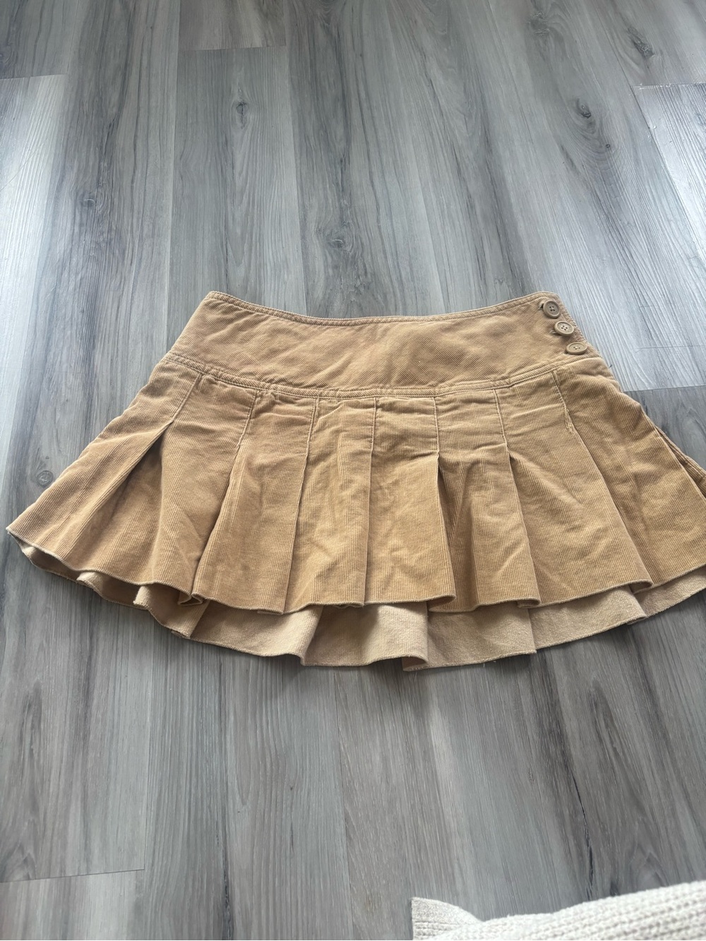 Y2K Aeropostale 5/6 Pleated Mini Skirt in Camel